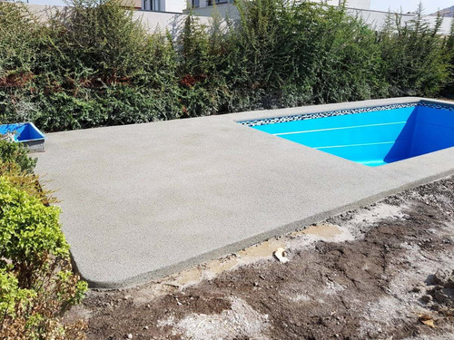 Imagen 6 de 10 de Revestimiento Fulget Y Borde De Hormigón Piscinas De Fibra