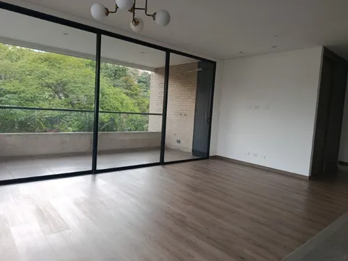 Apartamento En Arriendo Ubicado En El Poblado Sector Los Balsos (27099).