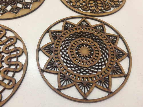 Imagen 8 de 10 de Mandala Souvenir Laser De Fibrofacil Somos Fabricantes 15cm