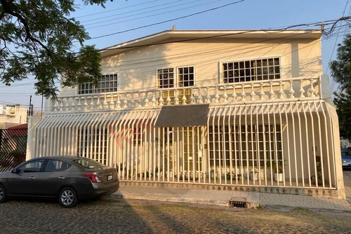 Casa En Venta En Querétaro ¡ Ideal Para Oficinas, Escuela O Cafeteria!