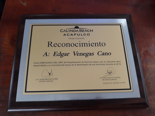 Imagen 4 de 5 de Diploma Reconocimiento Con Grabado Láser (chico)