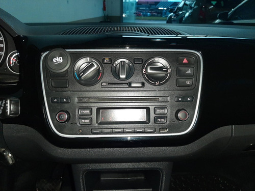 Imagem 7 de 15 de Volkswagen Cross Up 1.0 12v Flex 4p Automático Roda Som Usb