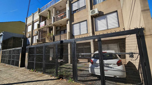 Venta Departamento 2 Ambientes Con Cochera Bernal