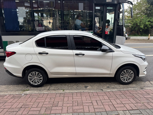 Fiat Cronos 1.0 Flex 4p