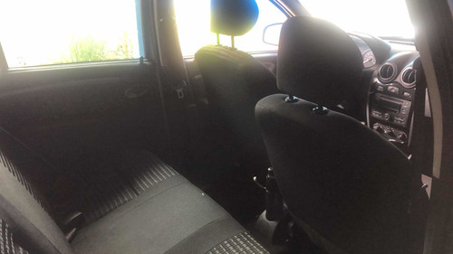 Imagem 4 de 7 de Renault Sandero 2012 1.0 16v Expression Hi-flex 5p