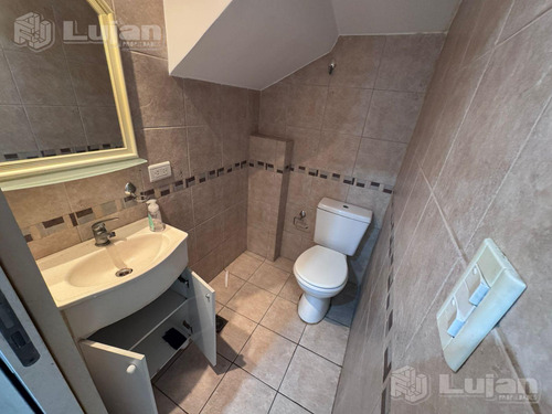 Cañada De Gómez Al 1700. Ph En Dúplex De 3 Amb Con Patio Y Dos Baños.