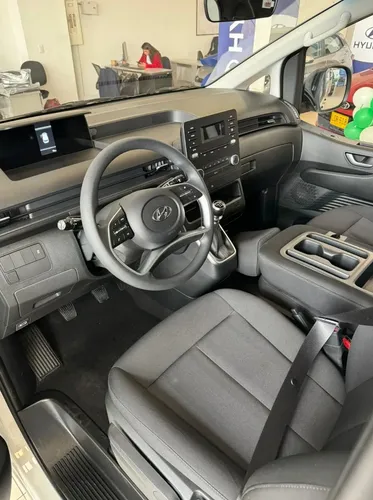Staria Panel Carga