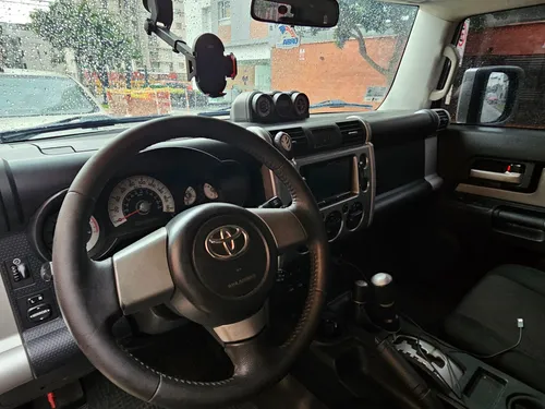 Toyota Fj Cruiser At 2008 4x4 (muy Bien Conservada)