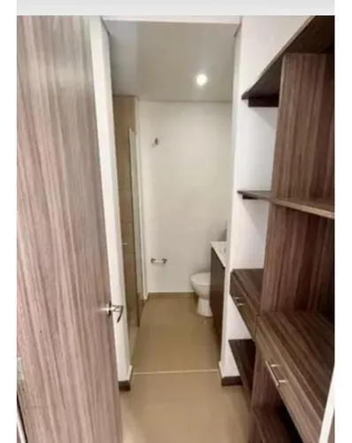 Apto 3 Cuartos 2 Baños Parqueadero Cubierto Cuarto Útil