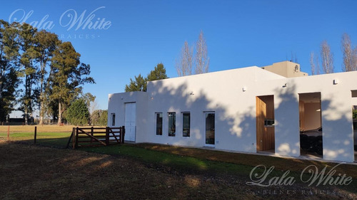 Imagen 1 de 13 de Venta - Casa En San Eliseo Golf