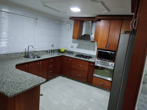 Imagen 16 de 20 de 165358 Carmen María González Vende Bello Thownhouse En Venta Conj. Res. Cantapiedra, Las Quintas De Naguanagua (0412-4359728)