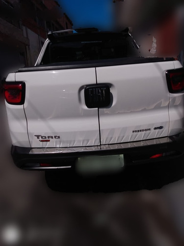 Fiat Toro Freedom Road 1.8 16v 4x2 4p