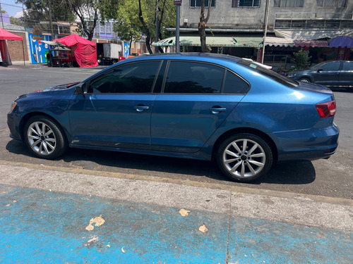 Volkswagen Jetta 2.0 L4 At