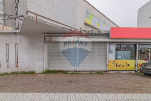 Local Comercial En Arriendo En Av Macul, Chile