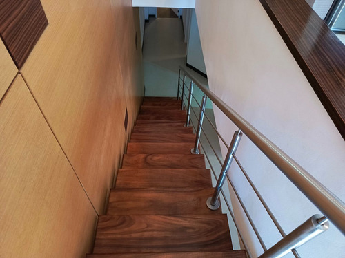 Town House En Venta Urb. El Peñón Baruta