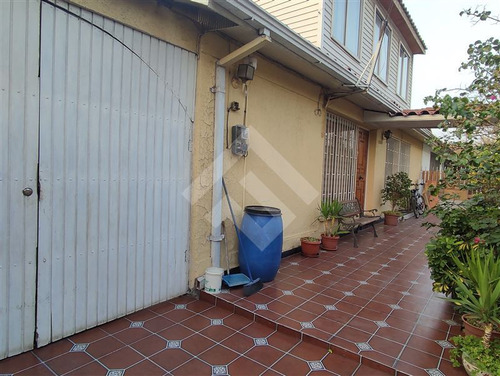 Casa En Venta De 8 Dorm. En Macul