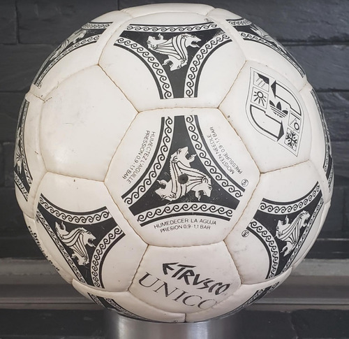 Balón adidas Etrusco Omb Italia 1990