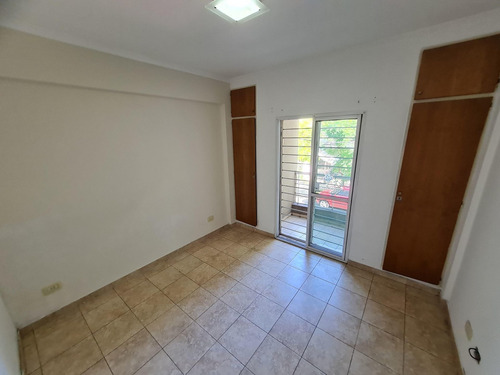 Imagen 5 de 16 de Departamento 2 Ambientes Venta Moron 2 Cocheras