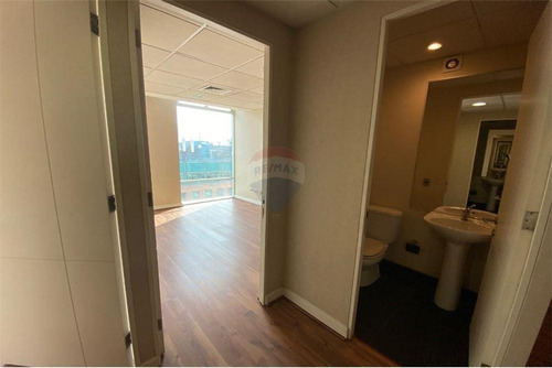Imagen 6 de 16 de Arriendo Oficina Estoril - 3 Espacios - 2 Baños