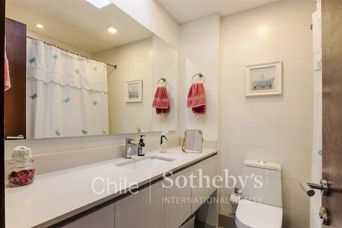 Casa En Venta De 3 Dorm. En Lo Barnechea