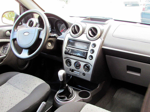 Ford Fiesta 1.6 Mpi Hatch 8v Flex 4p Manual
