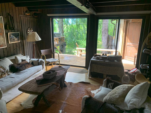 Casa En Venta De 8 Dorm. En Panguipulli