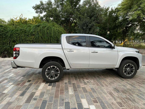 Mitsubishi L200 2.4 Di-d High Power 181cv Cuero