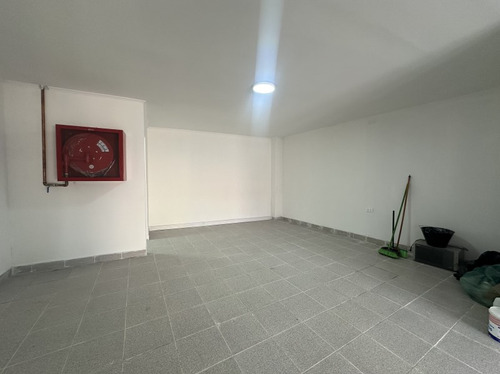 Arriendo Local 61m2- Baño- Lo Prado