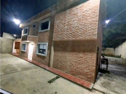 Casa Duplex Con Terreno En Alquiler En Colinas De Guataparo Mp-9040341