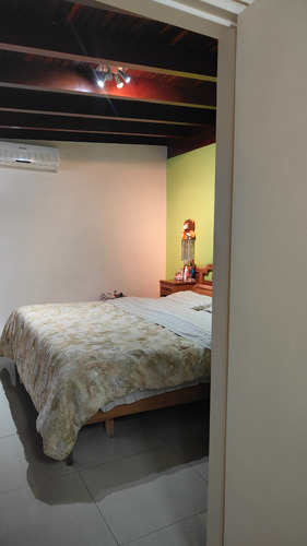 Pent House Con Terraza En Edificio Pequeño Ubicado En Colinas De Bello Monte Via Chulavista Las Mercedes