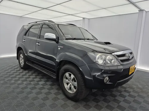 Toyota Fortuner 3.0 Sr5