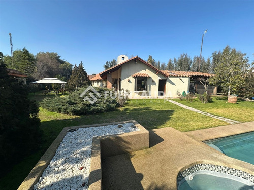 Casa En Arriendo De 7 Dorm. En Talagante