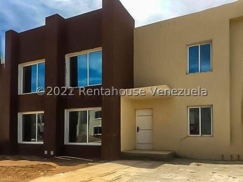 Imagen 3 de 8 de Townhouse En Venta Ubicado En La Puerta Maraven, Punto Fijo