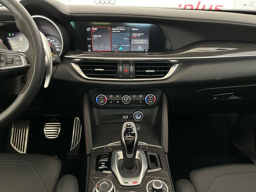 Alfa Romeo Stelvio 2.9L Quadrifoglio Verde V6 Bi-Turbo At