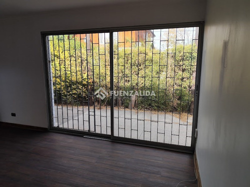 Casa En Venta De 3 Dorm. En Ñuñoa