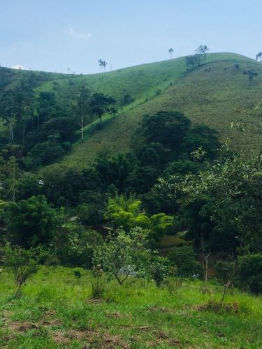 Imagem 2 de 12 de B23 Terreno Em Igaratá-sp 1000m² Agende Sua Visita!