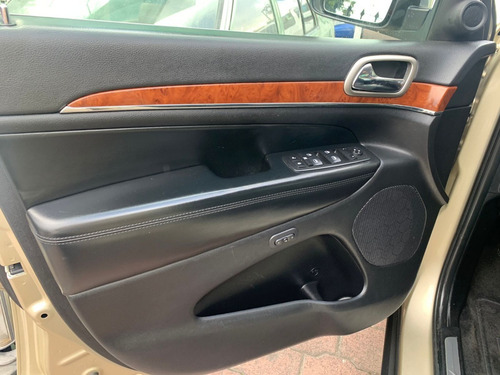 Imagen 10 de 13 de Jeep Grand Cherokee Limited Premium 2011