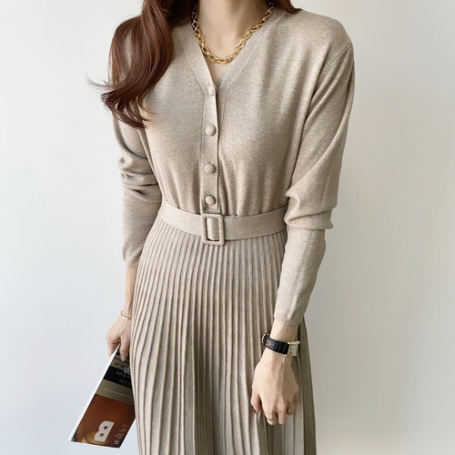 Vestido De Punto Con Cinturón Y Cuello De Pico