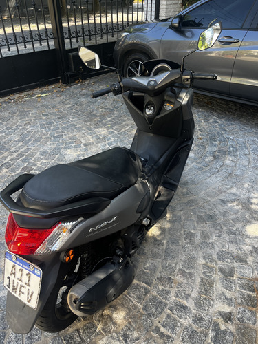 La Yamaha Nmax 155 2020 Es Un Scooter Urbano Compacto Y Efic