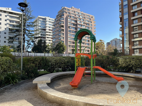 Venta Lindo Departamento 3d/3b, A Pasos Colón Con Vespucio
