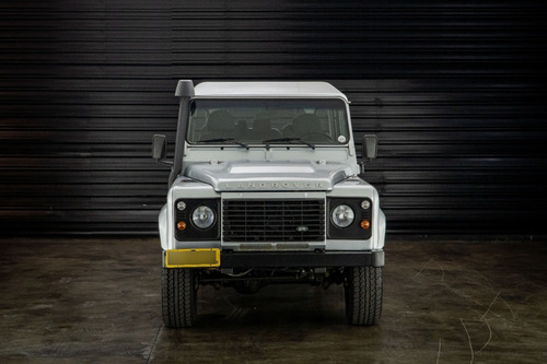 Imagem 2 de 16 de 2011 Land Rover Defender Puma