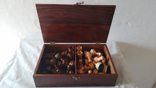 Piezas De Ajedrez, Tamaño Reglamentario, Artesanal,con Caja