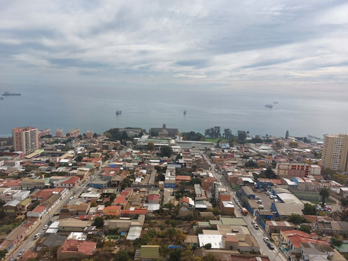 Depto En Cerro Los Placeres Con Vista A La Bahía