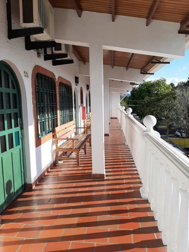 Imagen 10 de 11 de Apartamento Tipo Estudio Económico Persona Sola San Cristoba