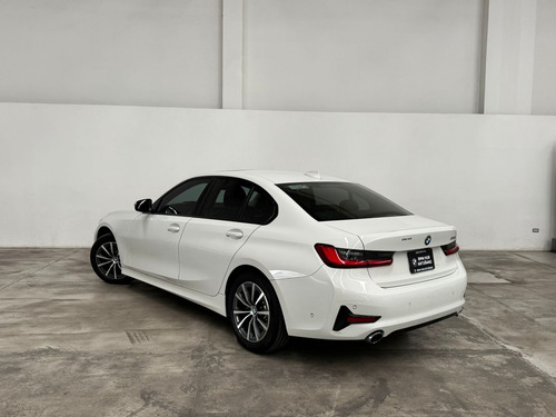 BMW Serie 3 2.0 330i Sport Line At