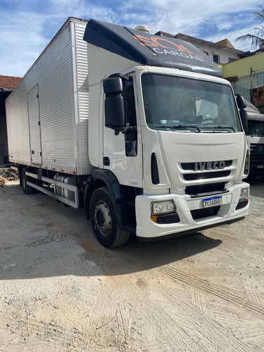 Iveco Tector 170e21 4x2 - 2020 Com Baú
