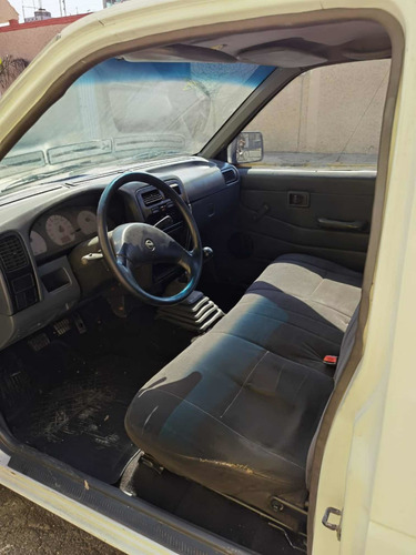 Nissan Np300 Estaquitas
