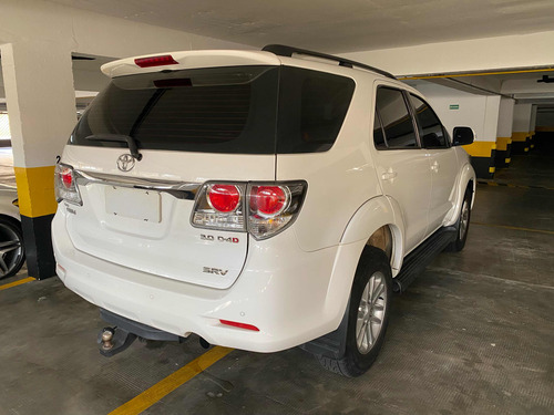Toyota Hilux SW4 3.0 Srv 5l 4x4 Aut. 5p