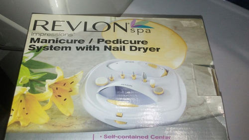 Imagen 1 de 6 de Revlon Spa Manicure Y Pedicure