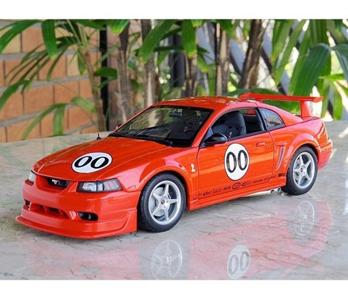 1:18 Autoart 2000 Ford Mustang Cobra R #00 Prototype Version (Usado)